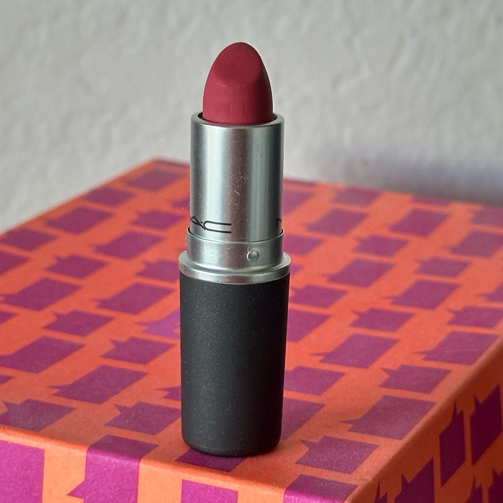 MAC Cosmetics - Powder Kiss Lipstick in 301 A Little Tamed - Picture 5 of 6